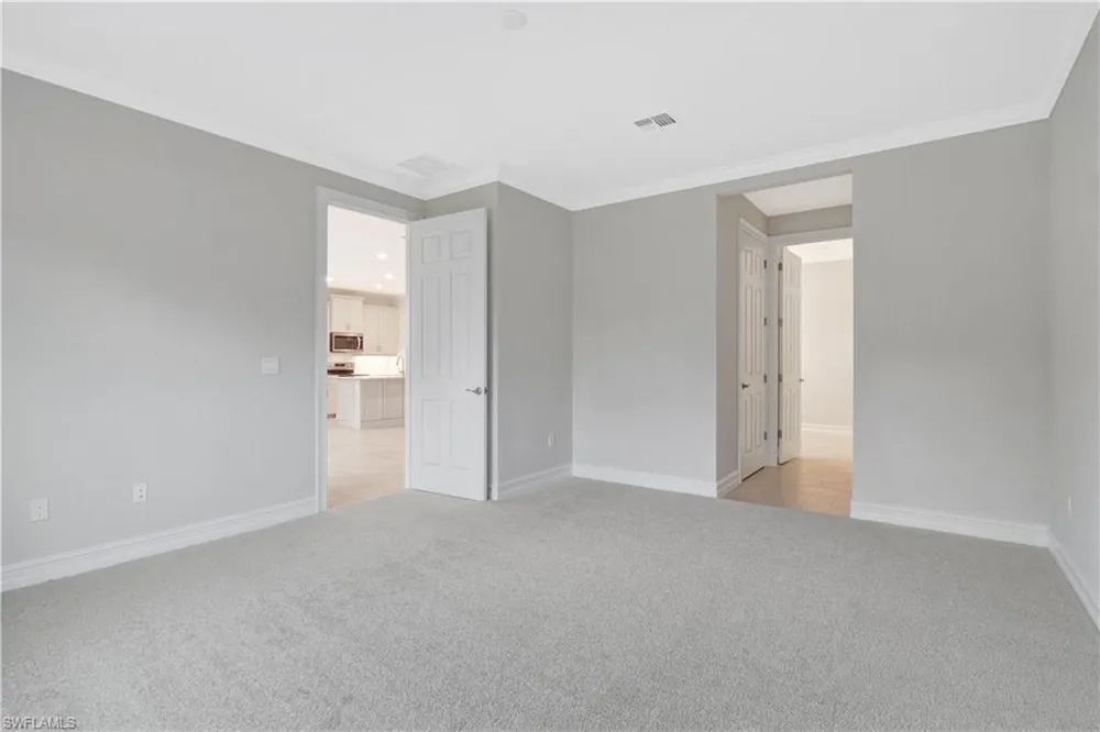 335 Tamarindo Ln, Naples, FL 34114