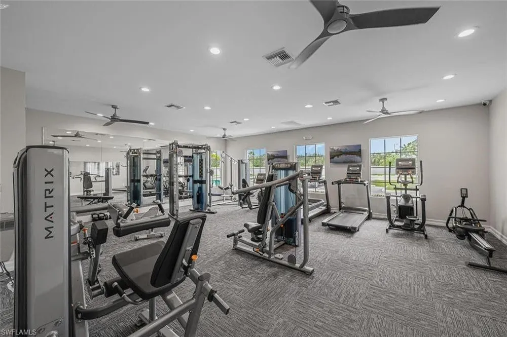 335 Tamarindo Ln, Naples, FL 34114
