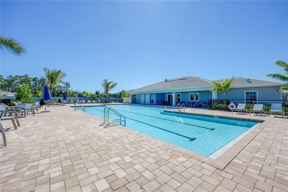 335 Tamarindo Ln, Naples, FL 34114