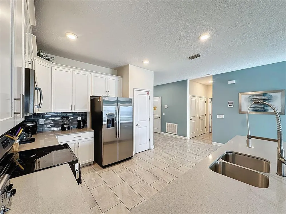 8906 Stinger Dr, Davenport, FL 33896