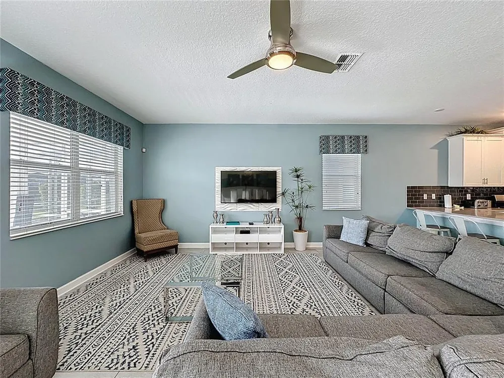 8906 Stinger Dr, Davenport, FL 33896