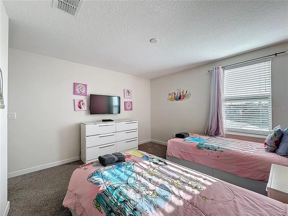 8906 Stinger Dr, Davenport, FL 33896