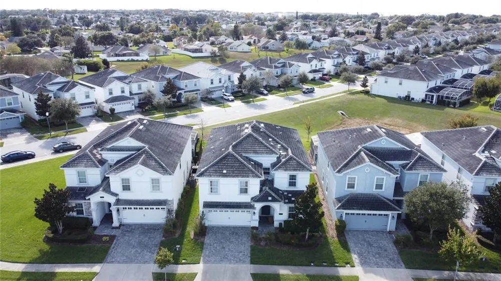 8906 Stinger Dr, Davenport, FL 33896