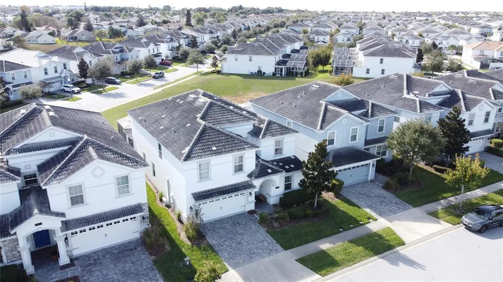 8906 Stinger Dr, Davenport, FL 33896