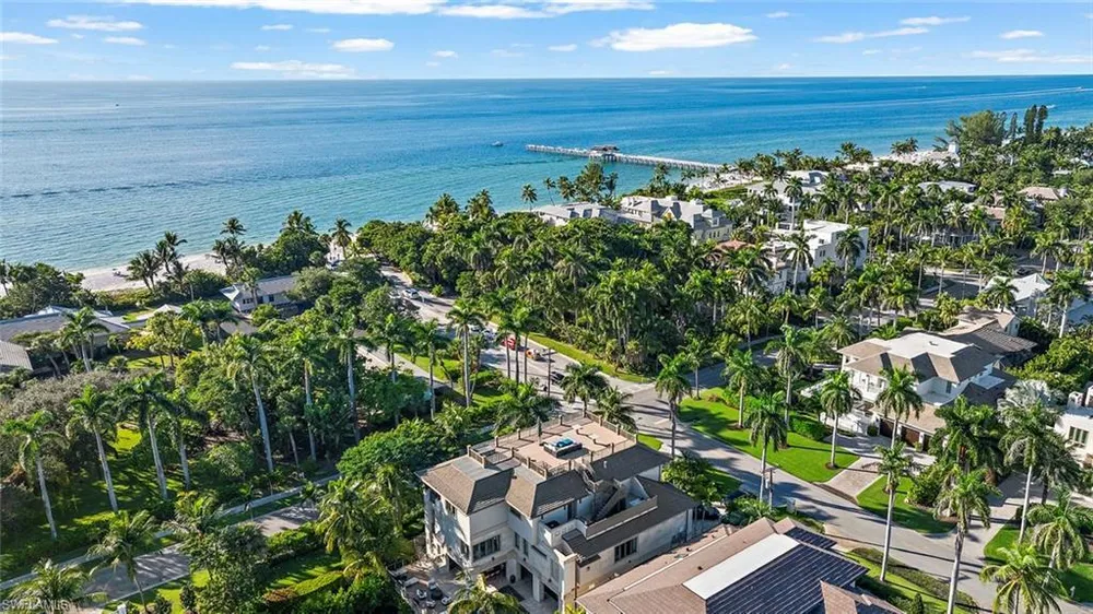 1441 Gulf Shore Blvd S, Naples, FL 34102