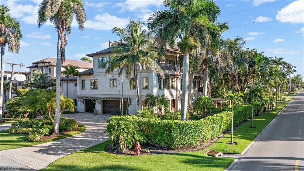 1441 Gulf Shore Blvd S, Naples, FL 34102