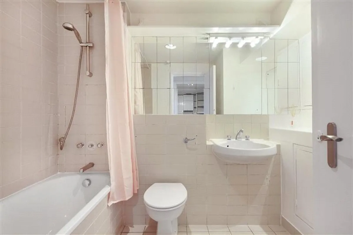 Earls Court Road, London, W8