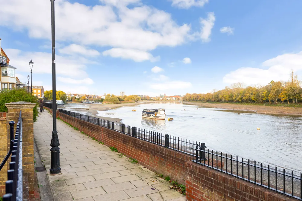 Malthouse Drive, London, W4