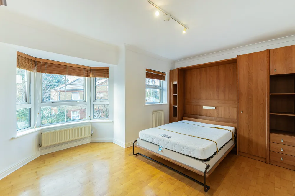 Malthouse Drive, London, W4