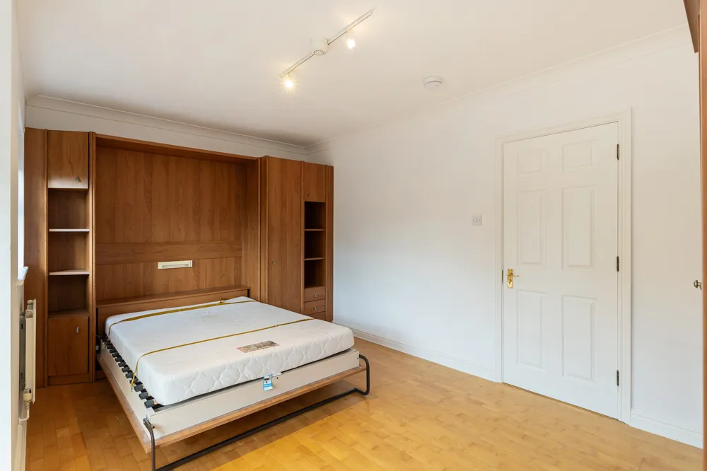 Malthouse Drive, London, W4