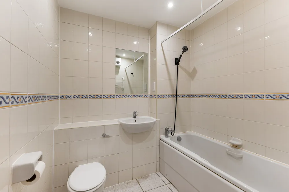 Malthouse Drive, London, W4