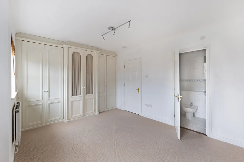 Malthouse Drive, London, W4