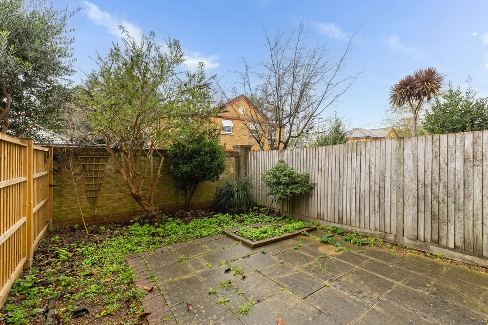 Malthouse Drive, London, W4