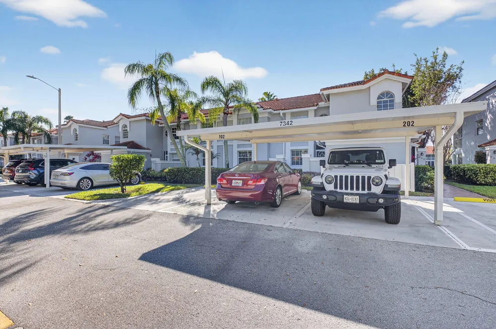 7342 Lake Meadow Way, Boynton Beach, FL 33437