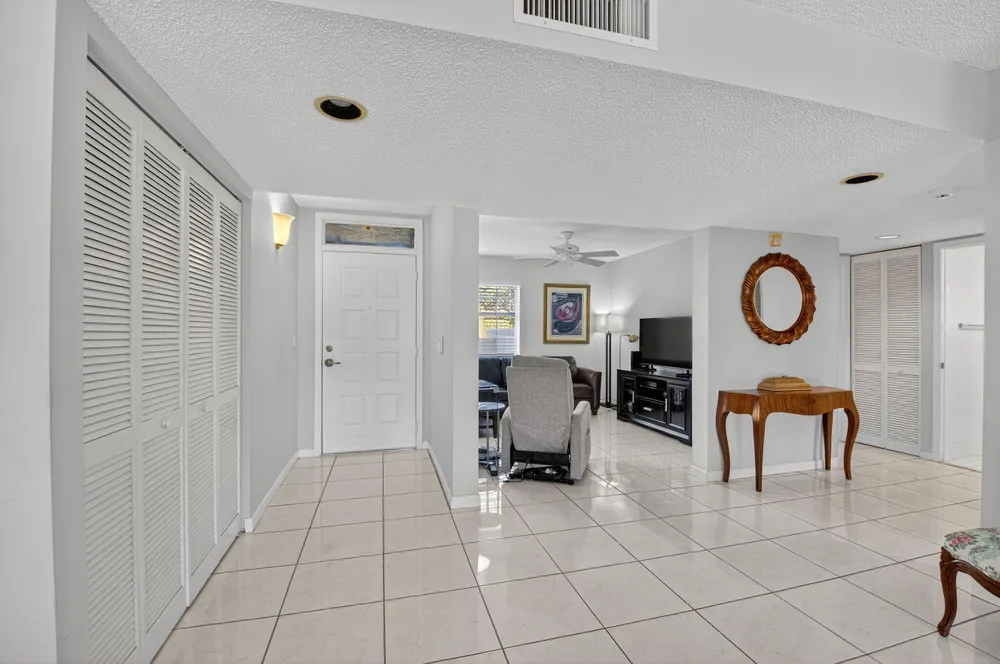 7342 Lake Meadow Way, Boynton Beach, FL 33437