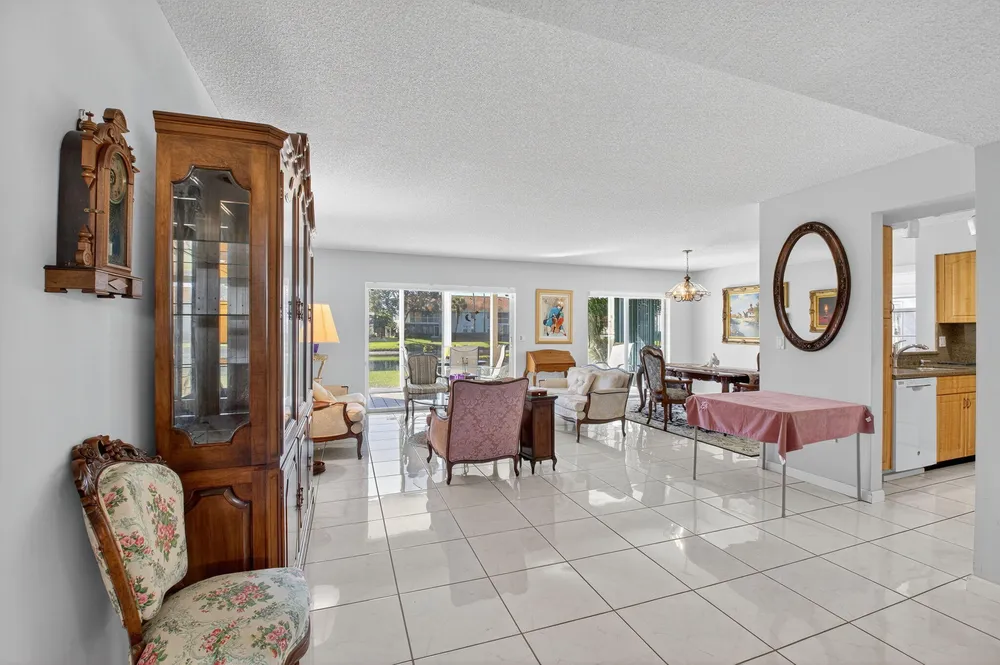 7342 Lake Meadow Way, Boynton Beach, FL 33437