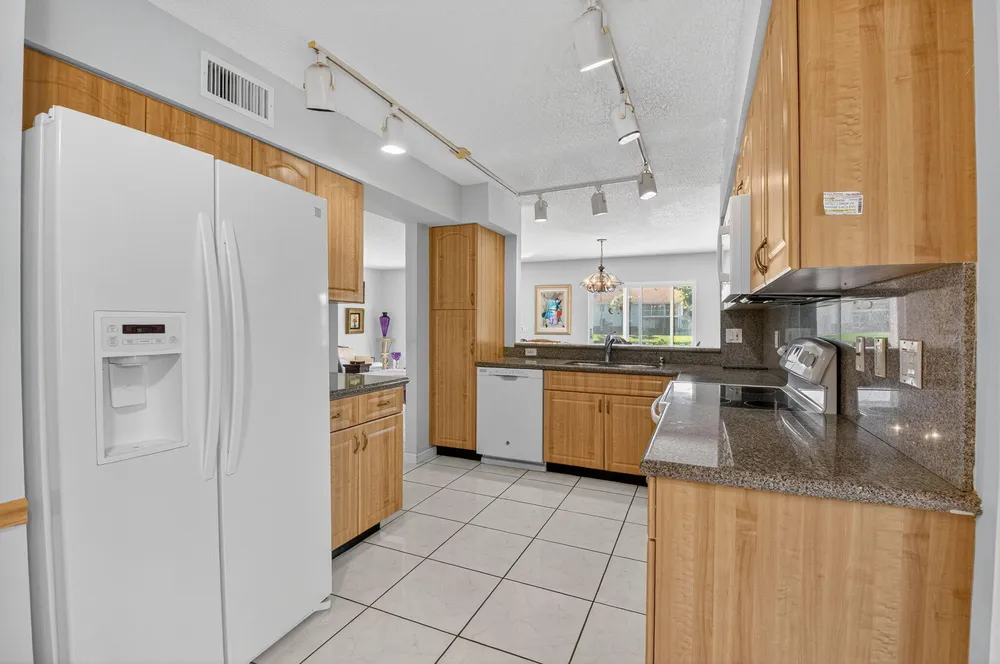 7342 Lake Meadow Way, Boynton Beach, FL 33437