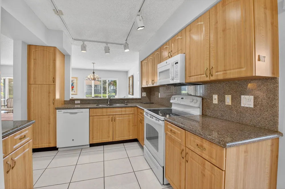7342 Lake Meadow Way, Boynton Beach, FL 33437