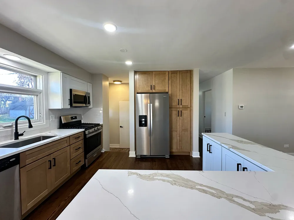 909 S Emerson St, Mount Prospect, IL 60056