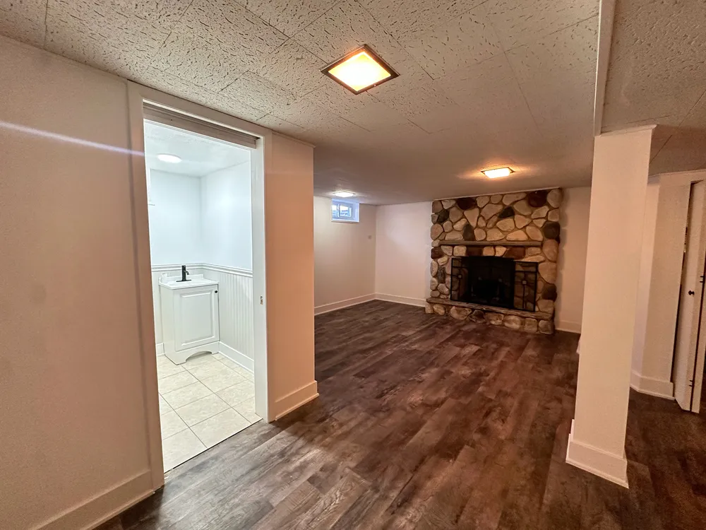 909 S Emerson St, Mount Prospect, IL 60056
