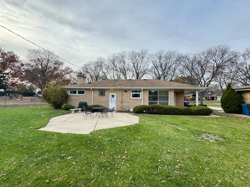 909 S Emerson St, Mount Prospect, IL 60056