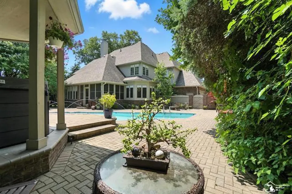 510 Lafayette Ave, Monroe, MI 48162