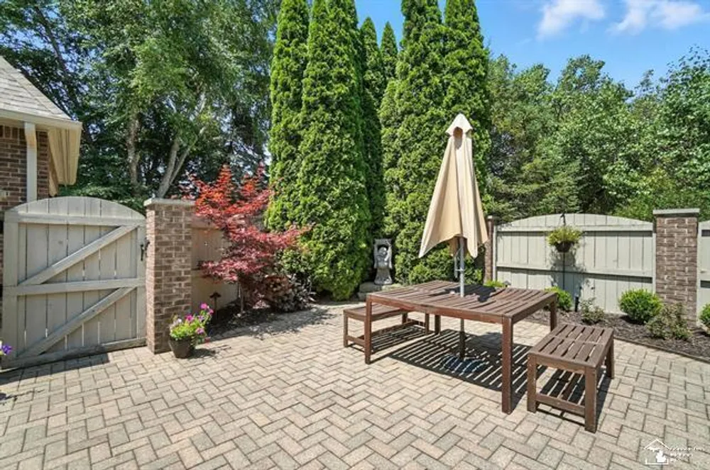 510 Lafayette Ave, Monroe, MI 48162