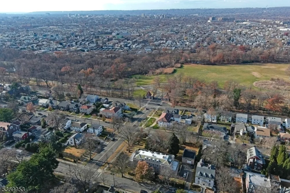 229 Ballantine Pkwy, Newark, NJ 07104