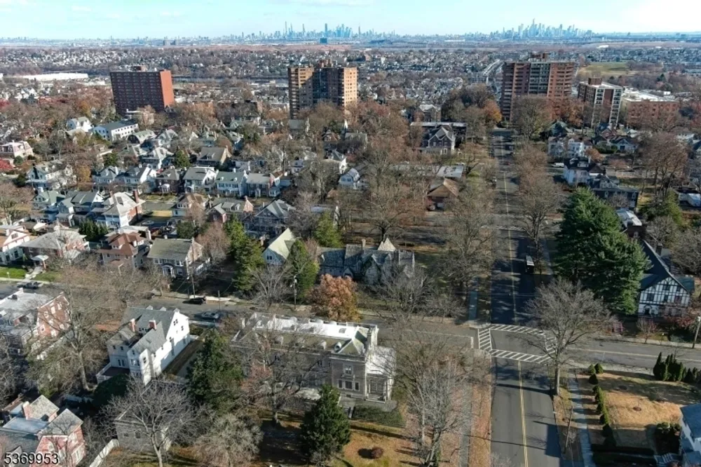 229 Ballantine Pkwy, Newark, NJ 07104