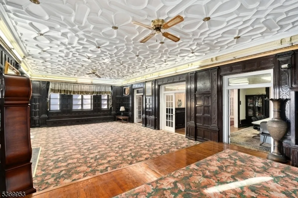 229 Ballantine Pkwy, Newark, NJ 07104
