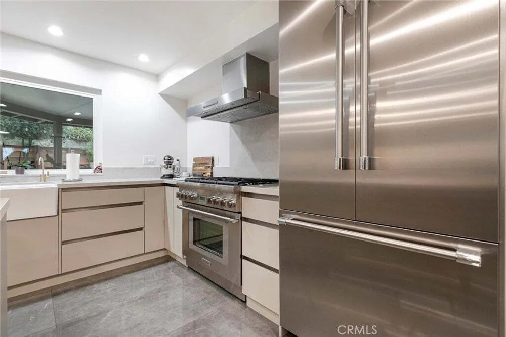 17155 Barneston St, Granada Hills, CA 91344