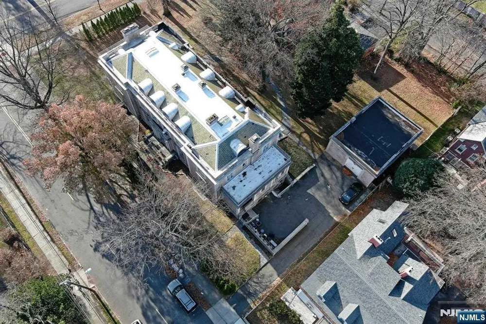 235 Ballantine Pkwy, Newark, NJ 07104