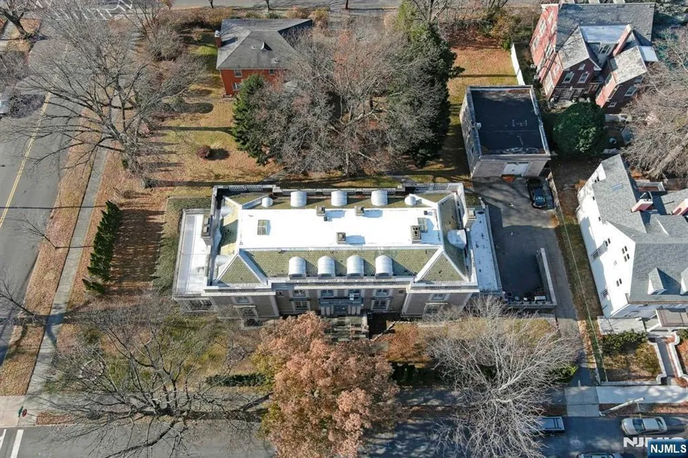 235 Ballantine Pkwy, Newark, NJ 07104