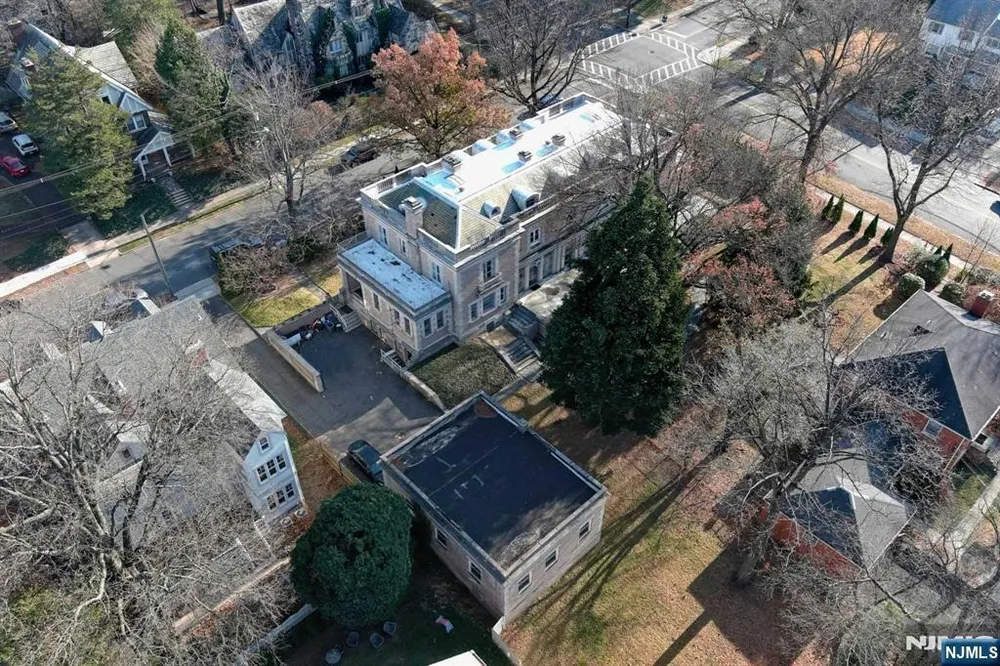 235 Ballantine Pkwy, Newark, NJ 07104