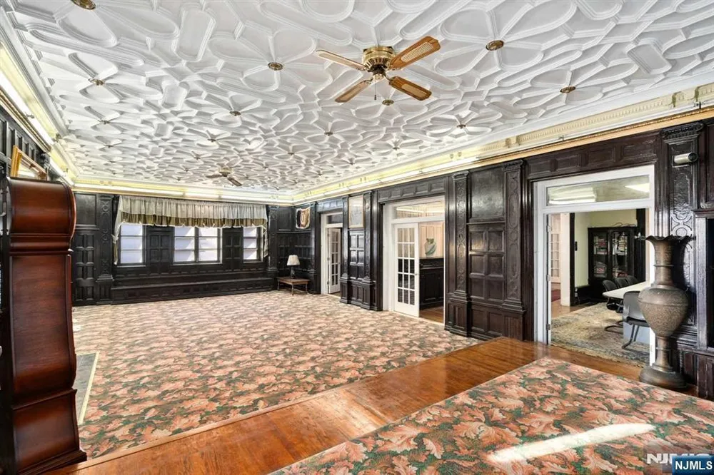 235 Ballantine Pkwy, Newark, NJ 07104