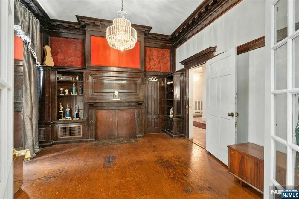 235 Ballantine Pkwy, Newark, NJ 07104