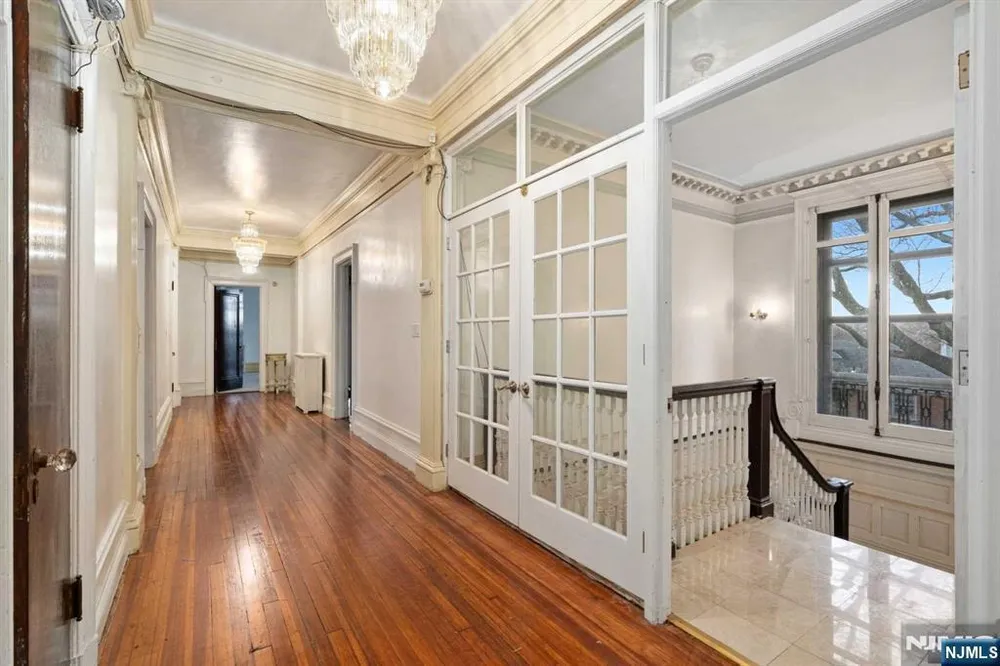 235 Ballantine Pkwy, Newark, NJ 07104