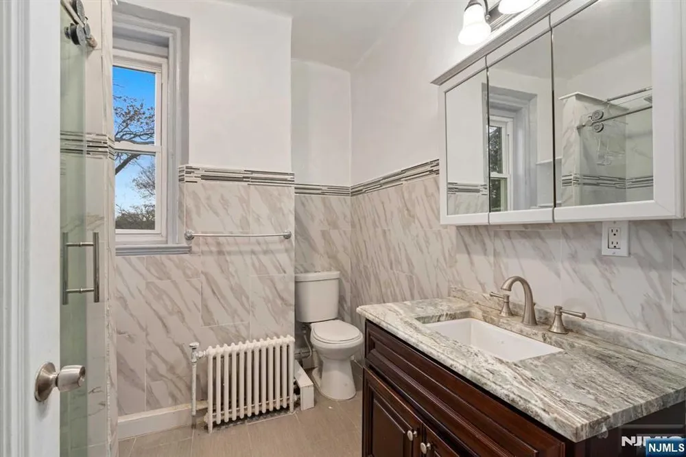 235 Ballantine Pkwy, Newark, NJ 07104