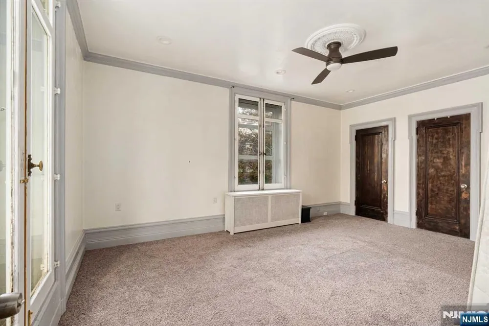 235 Ballantine Pkwy, Newark, NJ 07104