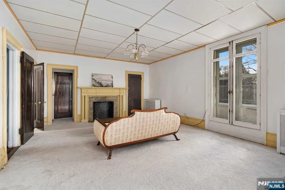 235 Ballantine Pkwy, Newark, NJ 07104