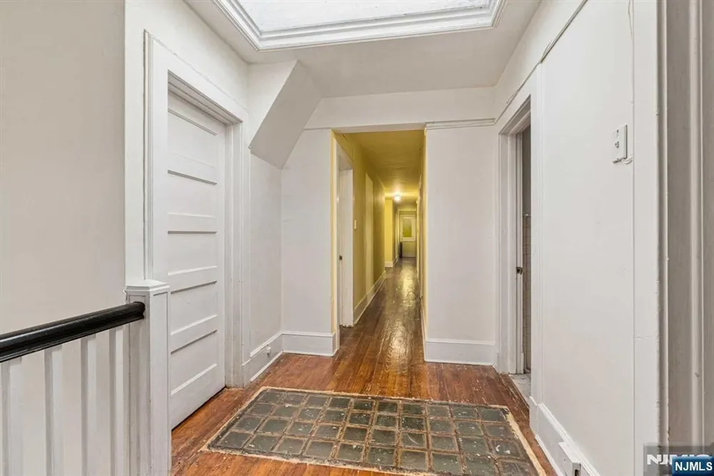 235 Ballantine Pkwy, Newark, NJ 07104