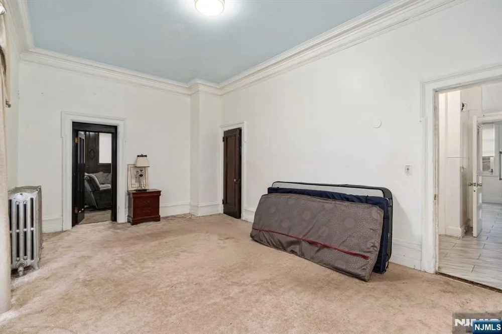235 Ballantine Pkwy, Newark, NJ 07104