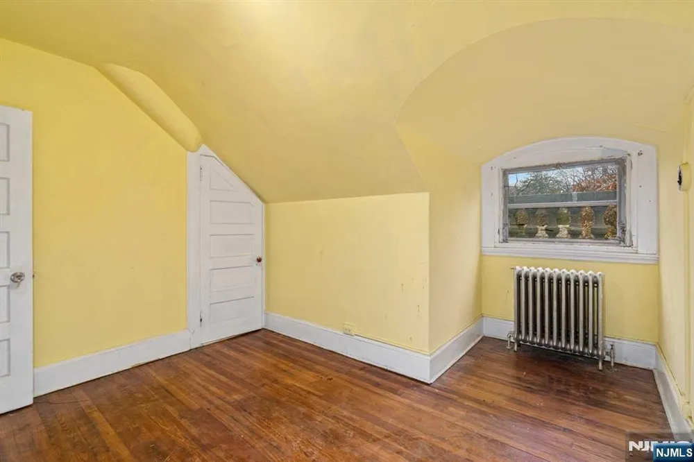 235 Ballantine Pkwy, Newark, NJ 07104