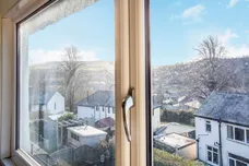Oak Avenue, Todmorden