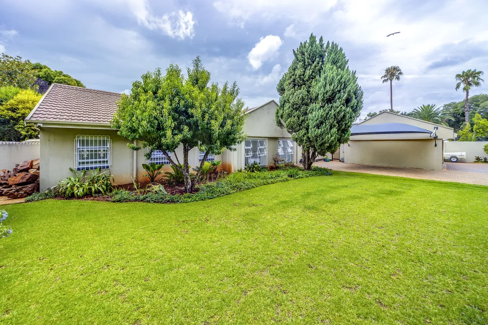South Africa, Gauteng, Bedfordview, Nettleton Road, 3