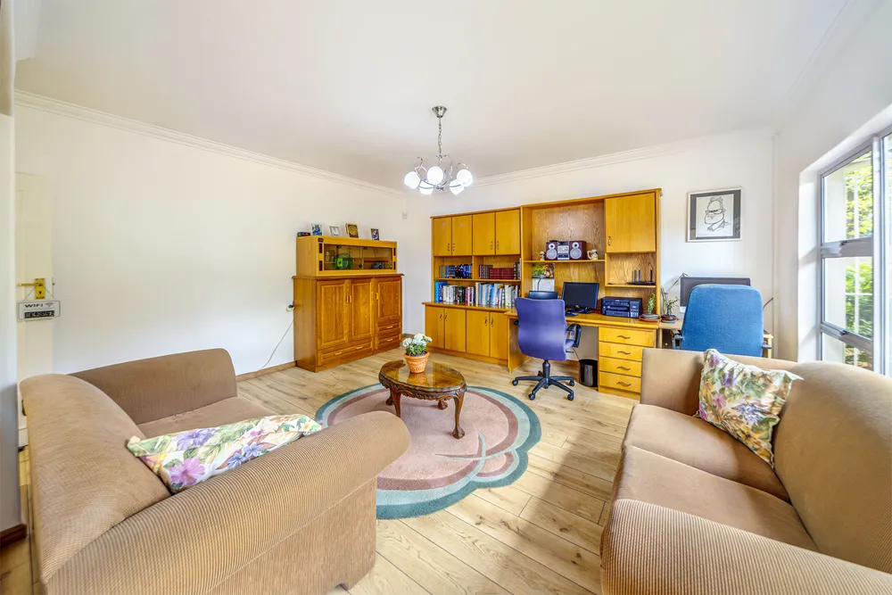 South Africa, Gauteng, Bedfordview, Nettleton Road, 3