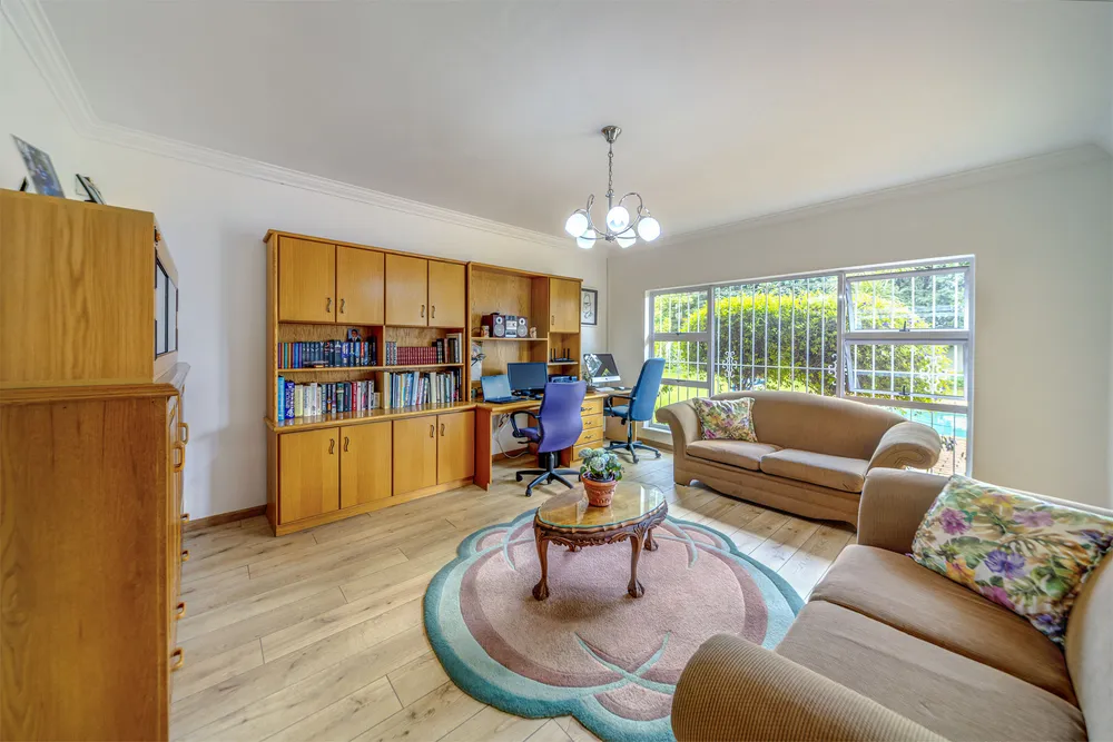 South Africa, Gauteng, Bedfordview, Nettleton Road, 3