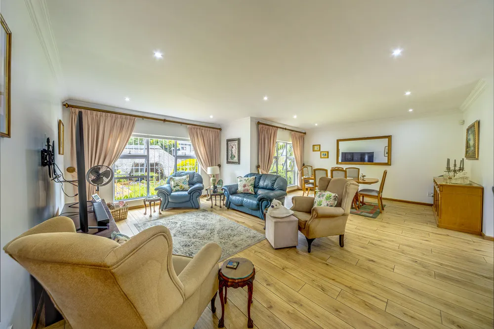 South Africa, Gauteng, Bedfordview, Nettleton Road, 3