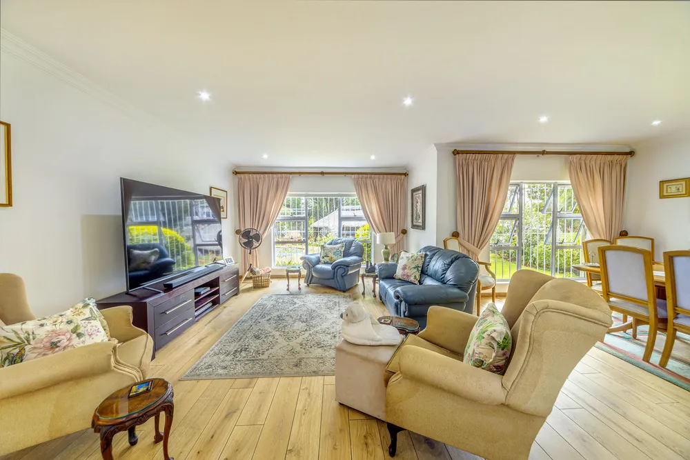 South Africa, Gauteng, Bedfordview, Nettleton Road, 3