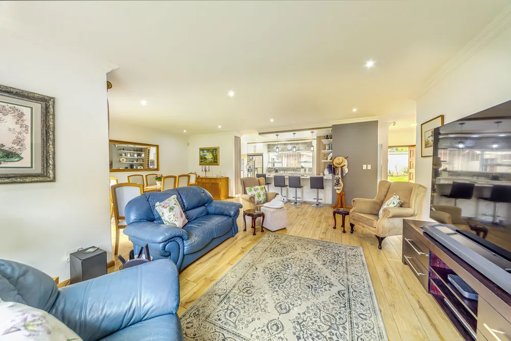 South Africa, Gauteng, Bedfordview, Nettleton Road, 3